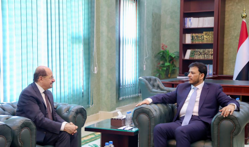 الدكتور عبدالله العليمي يلتقي رئيس مجلس الوزراء ويشيد بجهود الحكومة في مسار الإصلاحات الاقتصادية والإدارية