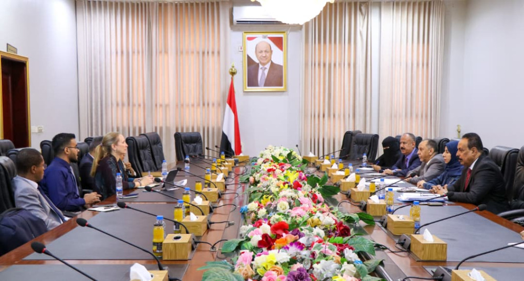 فريق حكومي يبحث مع البنك الدولي سبل تعزيز الشراكة لدعم قطاعات النقل والطرق والتجارة والتنمية