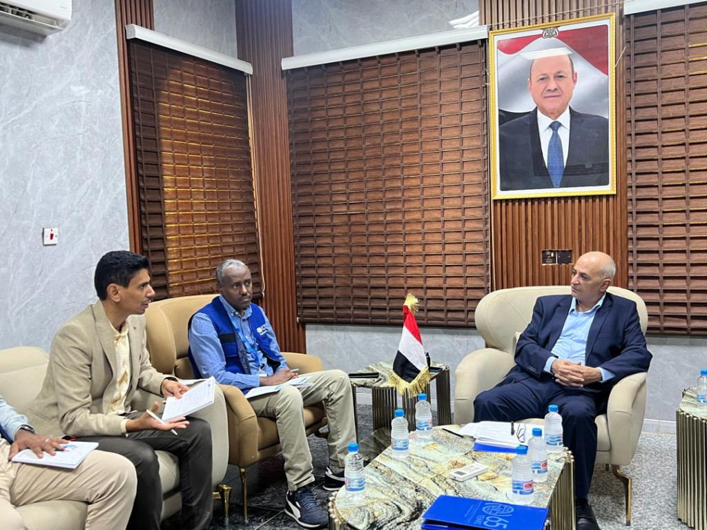 وزير المياه والبيئة يبحث مع منظمة الهجرة الدولية تعزيز التعاون ودعم مشاريع المياه
