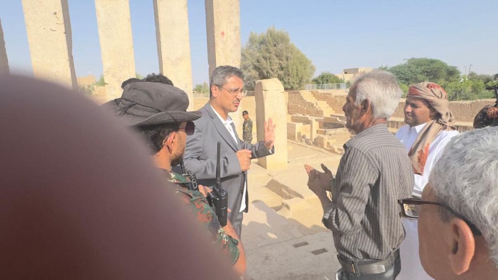 وزير الثقافة والسياحة يوجّه بحماية معبدي برّان وأوام ويطلع على سير العمل بمكتب السياحة في مأرب